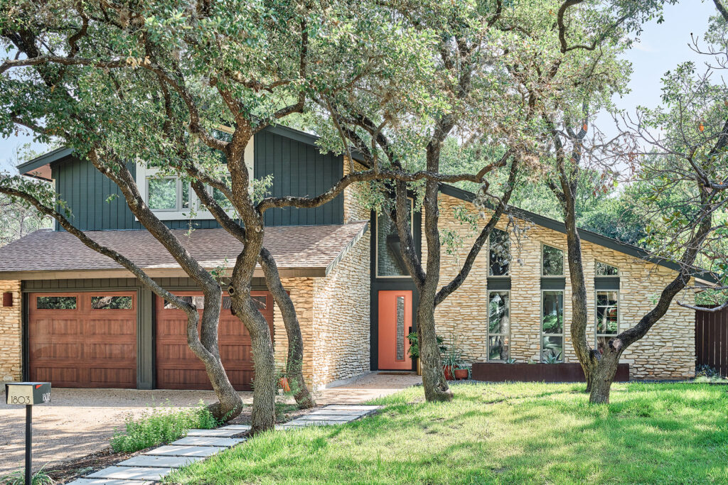 Exterior Austin Mid-Century House by CG&S Design-Build