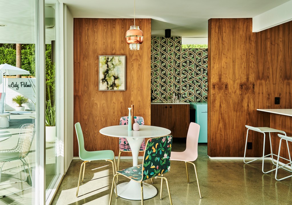 5 Tips for Scoring the Best Mid-Century Finds on Etsy, According to Someone Who Works There