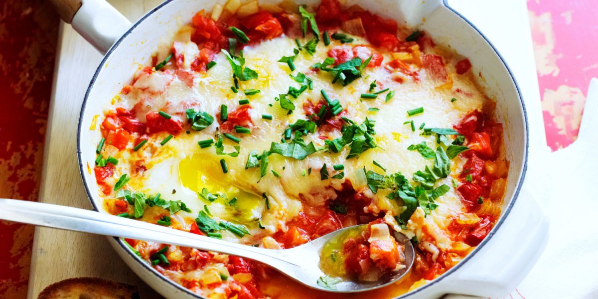 Caprese Skillet Eggs