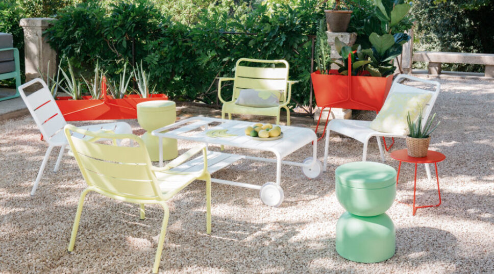 Colorful Accessories to Transform Your Patio into an Outdoor Oasis