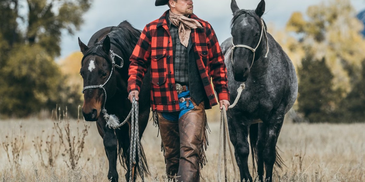 Filson Cruising Coat Lifestyle Shot