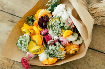 Floral Flower Bouquet Ranunculus