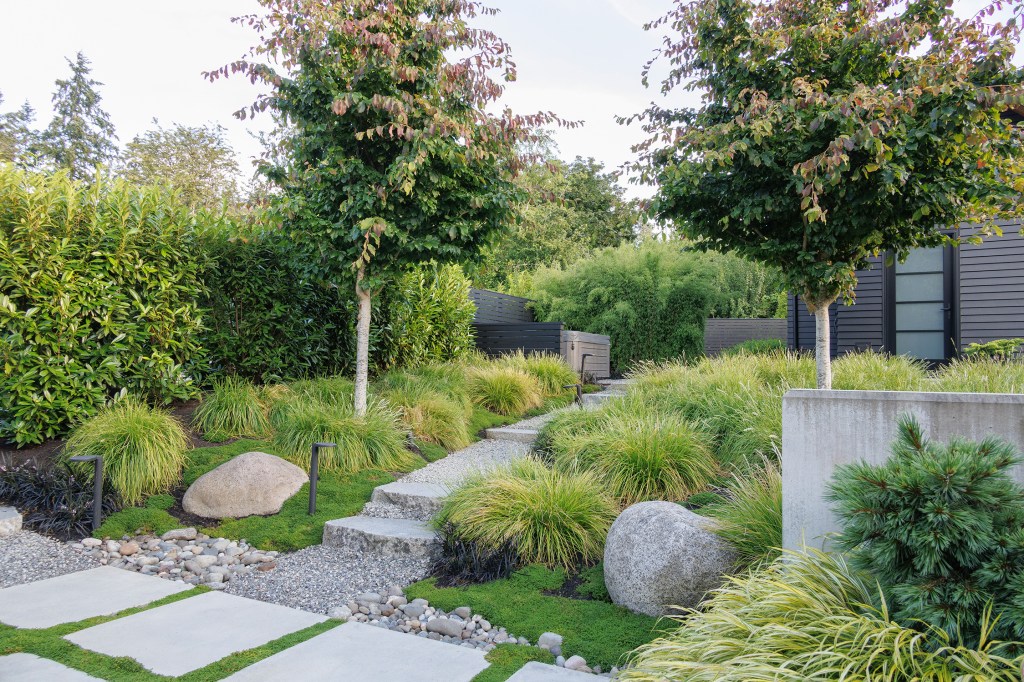 Green Drenching Is the Trend Taking Over Gardens This Spring—Here’s How to Do It