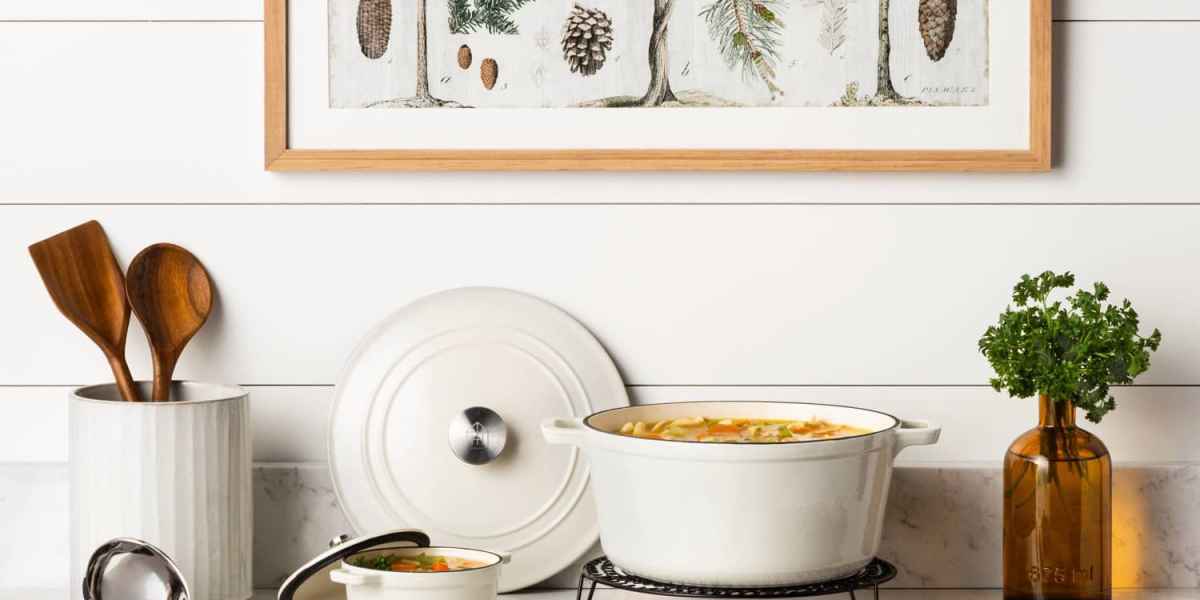 Hearth and Hand Target Dutch Oven