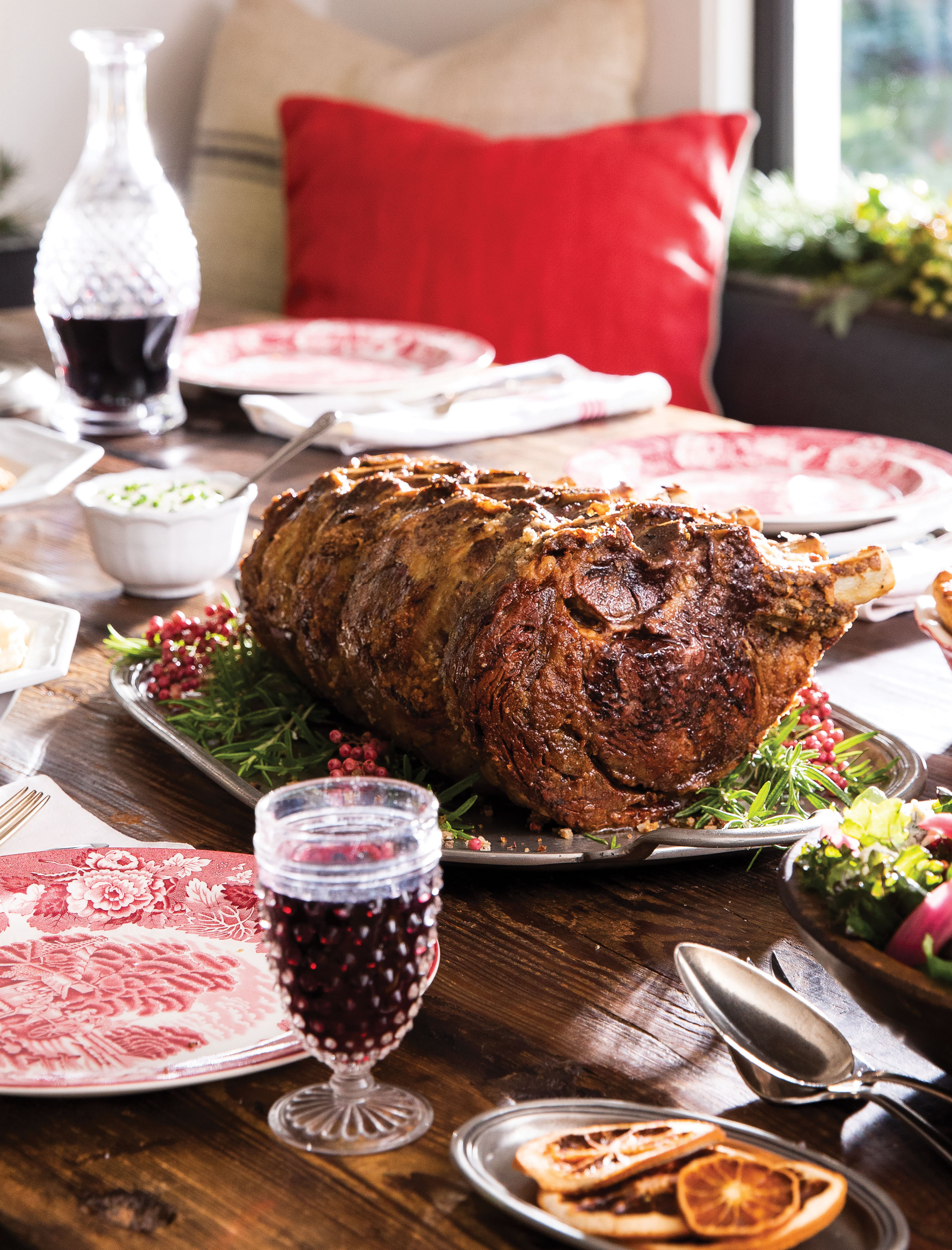 https://www.sunset.com/wp-content/uploads/holiday-issue-wine-pairings-salt-jacket-prime-rib-sun-1122.jpg