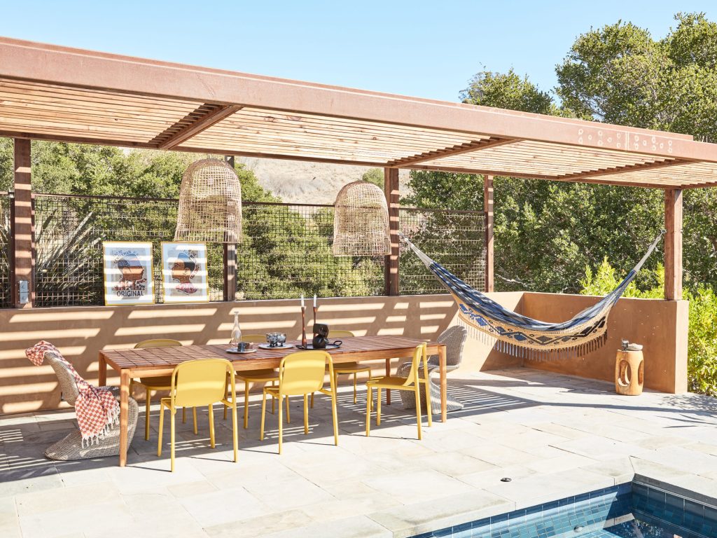 Steal the Casual, Sunny Look of this Outdoor Dining Room in Tiburon