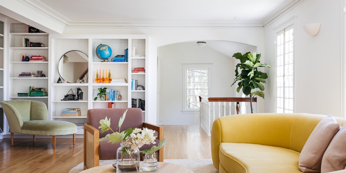A Summery Palette of Sorbet Shades Gives an Old Colonial House a Modern, New Life