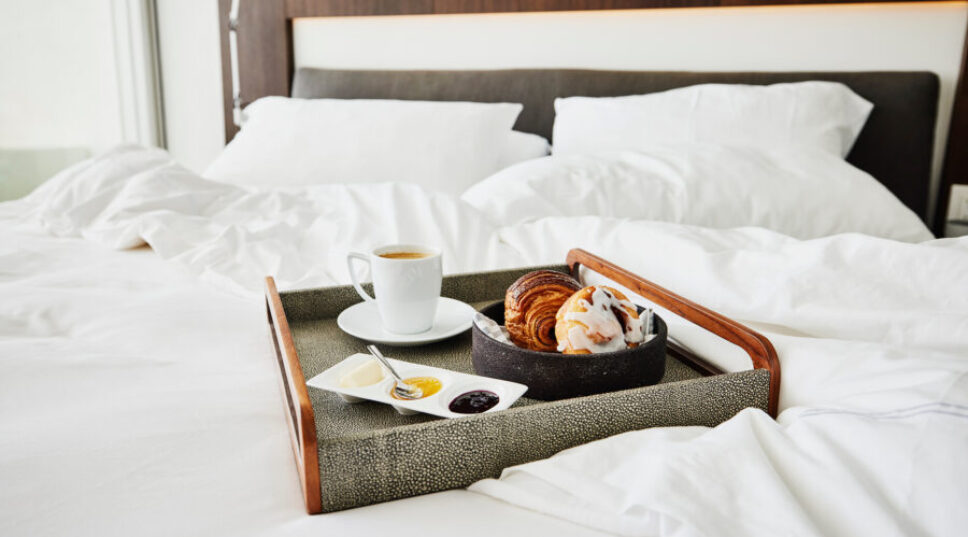 4 Foolproof Ways to Save Money on Your Hotel Room