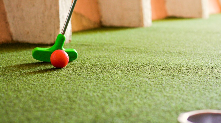 two-more-words-mini-golf