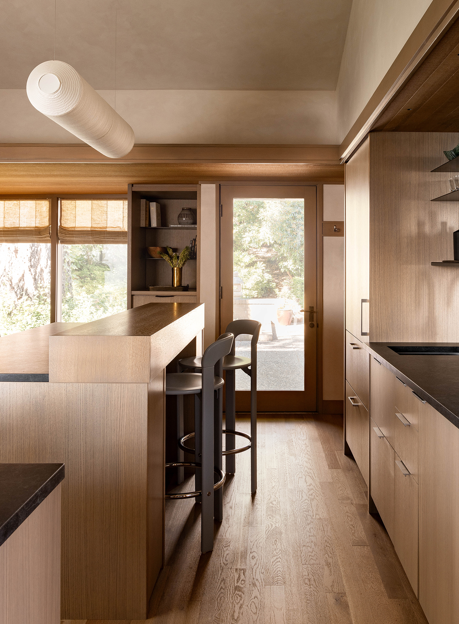 Kitchen Counter in Seattle House by Hoedemaker Pfeiffer