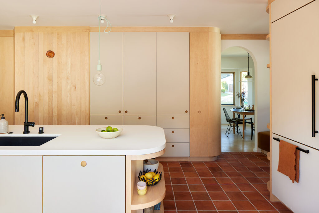 Kitchen Island in Los Angeles Cottage by LAUN