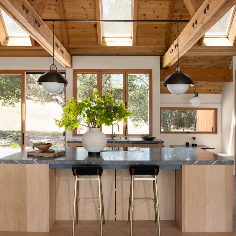 This Sonoma Home Lets Its Natural Surroundings Shine