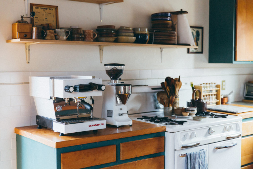 https://www.sunset.com/wp-content/uploads/la-marzocco-in-a-home-kitchen-1024x683.jpg