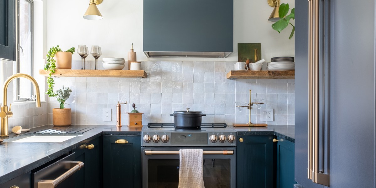 Layout in Oakland Kitchen by Gina Rachelle Design