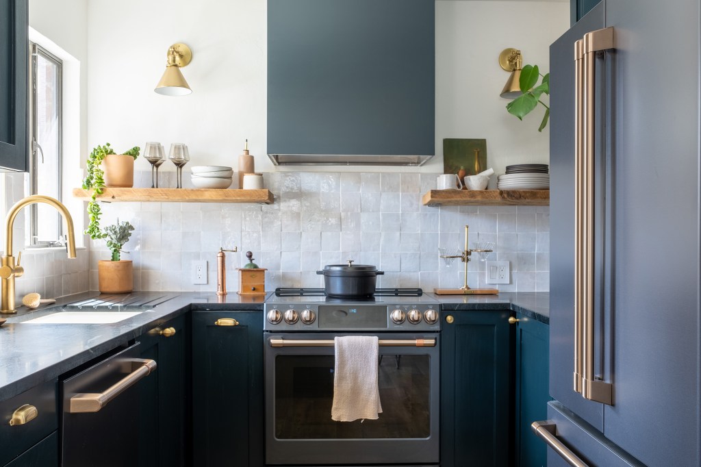 This Oakland Kitchen’s Makeover Was Inspired by the Homeowner’s Late Mother