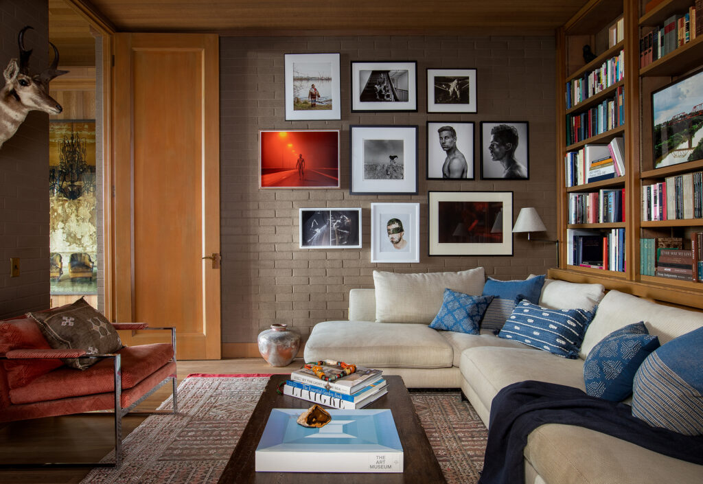 Living Area in Seattle House by Hoedemaker Pfeiffer