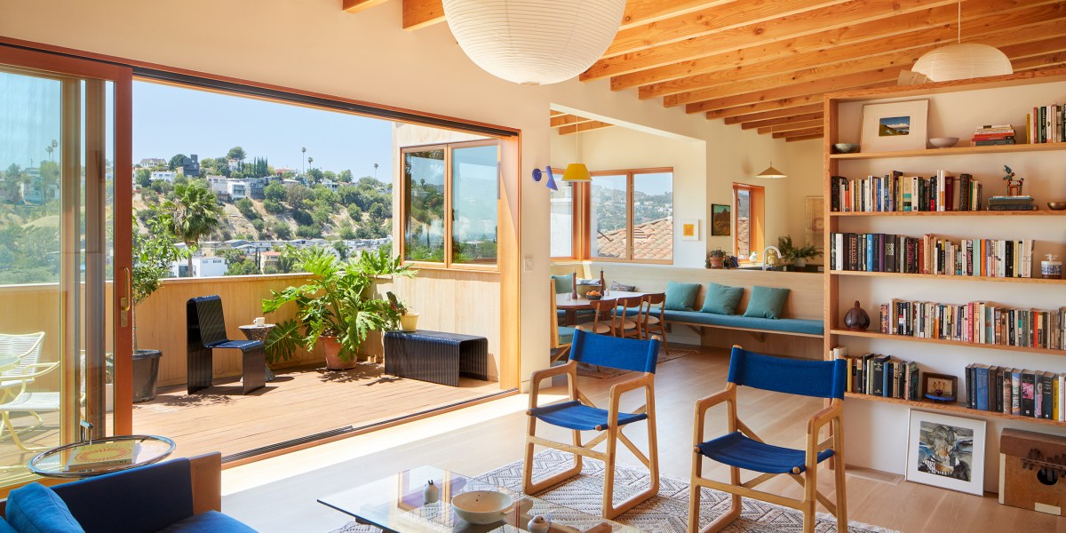 Living Area in Silver Lake House by Laun