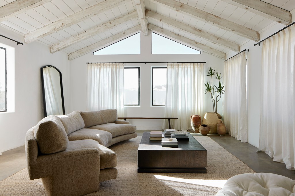 This Newly Remodeled California Property Was Featured in 'Psycho'