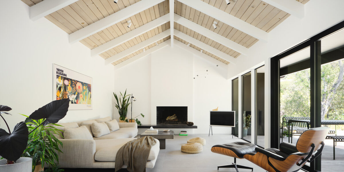 Living Room in San Mateo Ranch House by Feldman Architecture