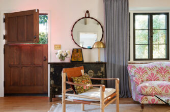 Living Room in Santa Monica Bungalow by Harvest Architecture