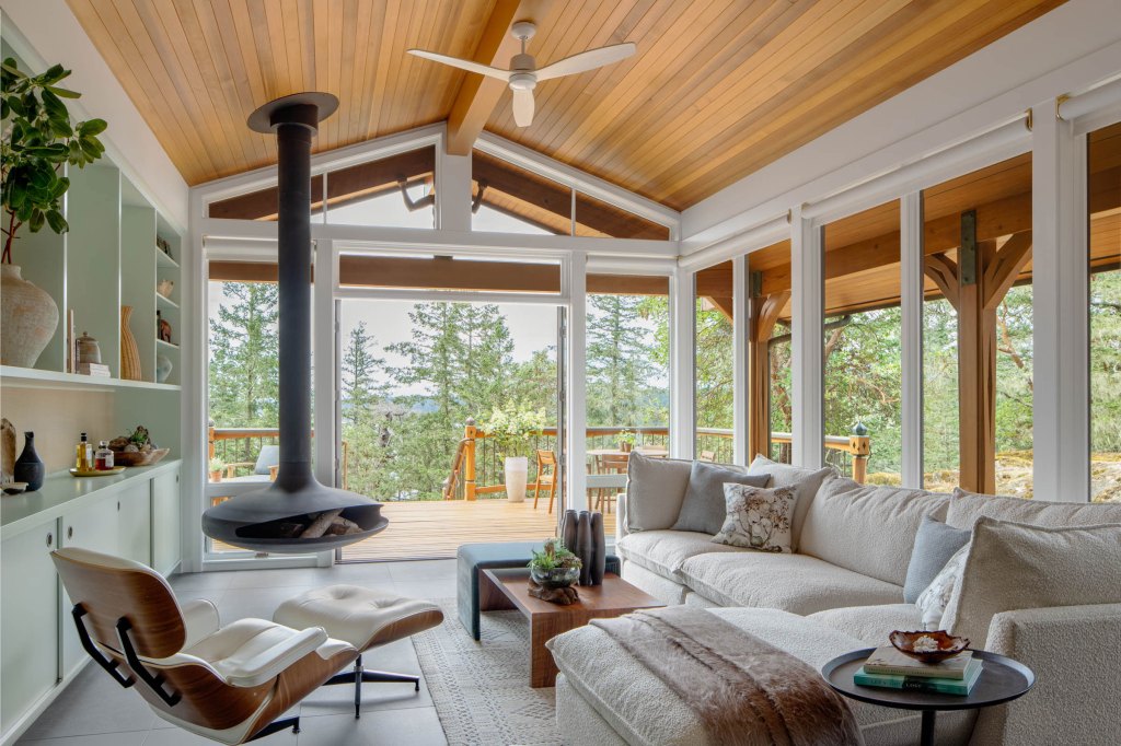 An Orcas Island Cottage Makeover Turns up the Charm