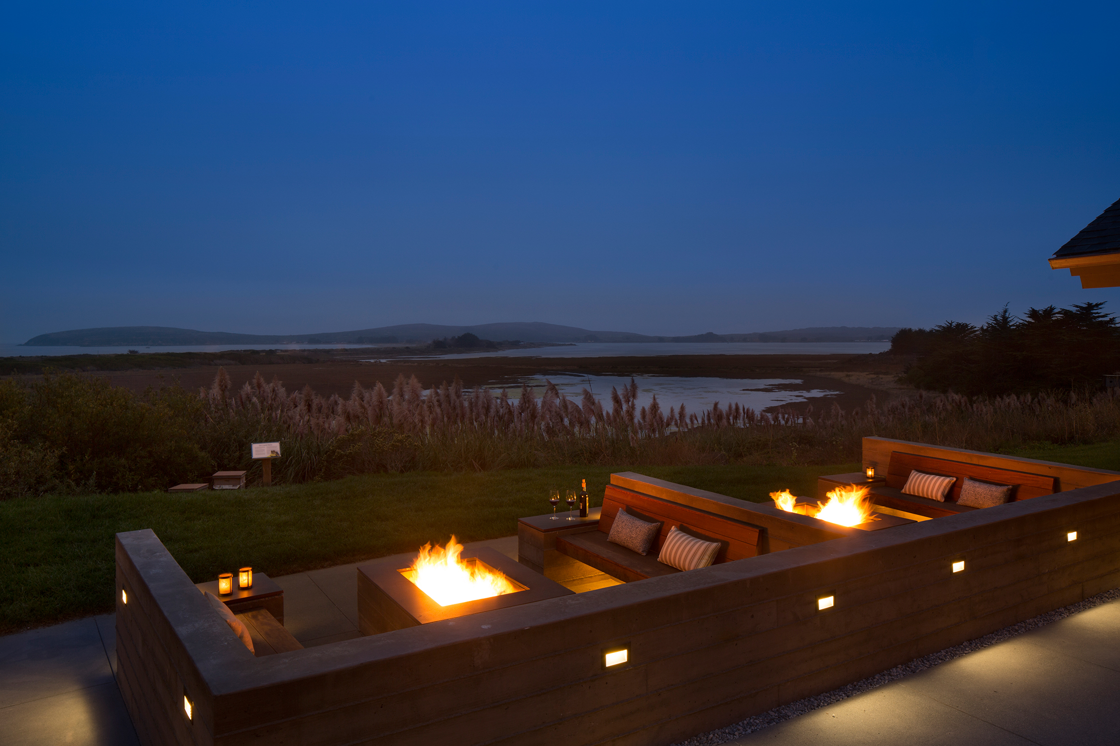 Lodge at Bodega Bay Drakes Fireside Lounge