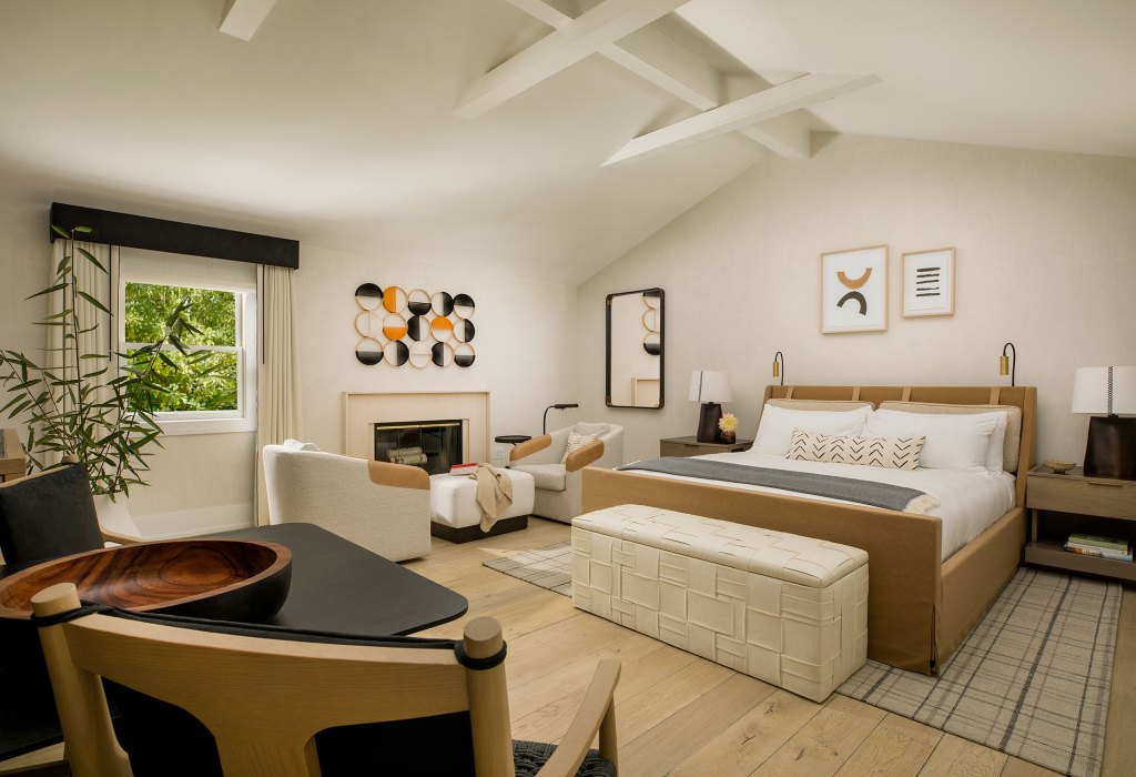 The Best Bedroom Lighting Inspiration Can Be Found in Hotel Rooms