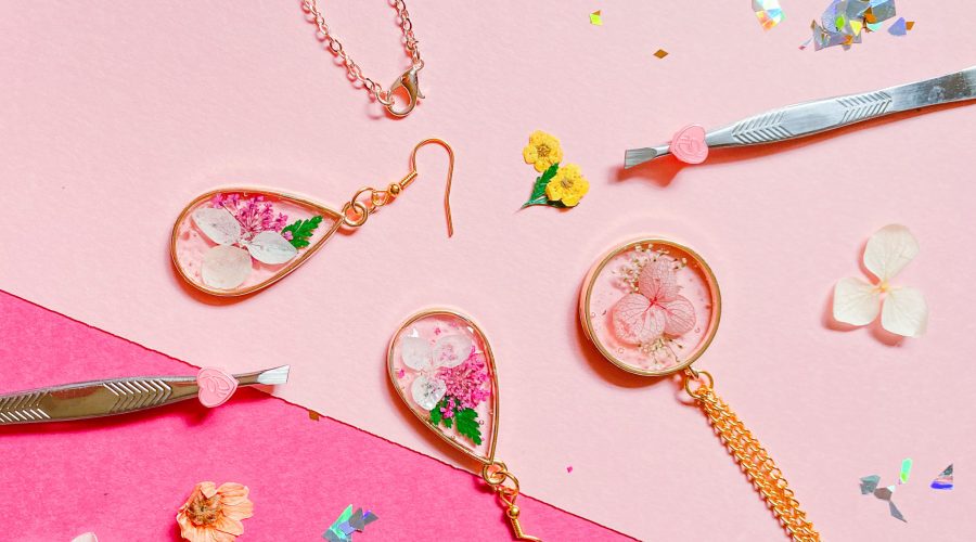 Our Favorite Floral Craft Kits to DIY at Home