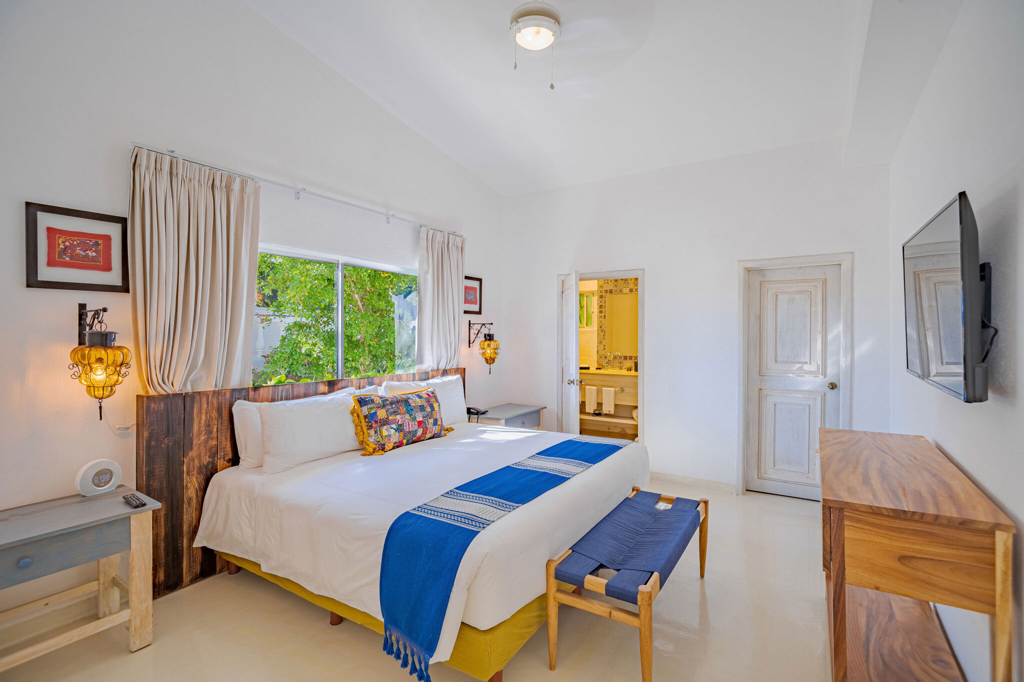 Mar del Cabo Hotel Room