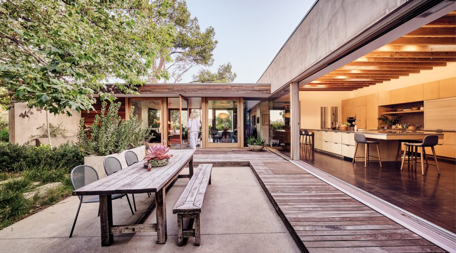 Every Room Gets Its Own Garden in This Classic California Indoor-Outdoor House