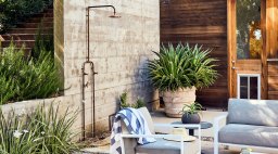 Maricopa Outdoor Shower