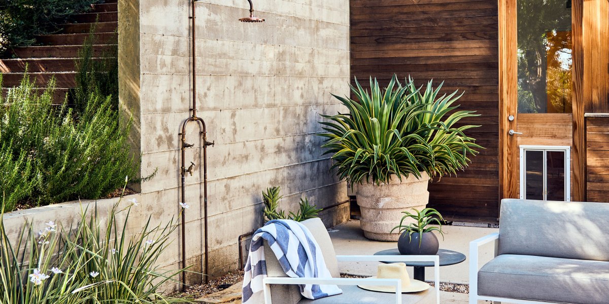 Maricopa Outdoor Shower