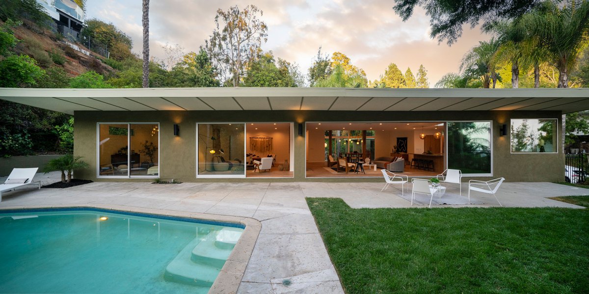 Mid Century Backyard by Hollis Jordyn Design