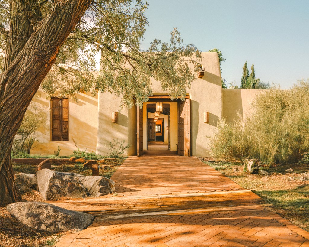 How to Navigate Midlife, According to a Longevity Expert