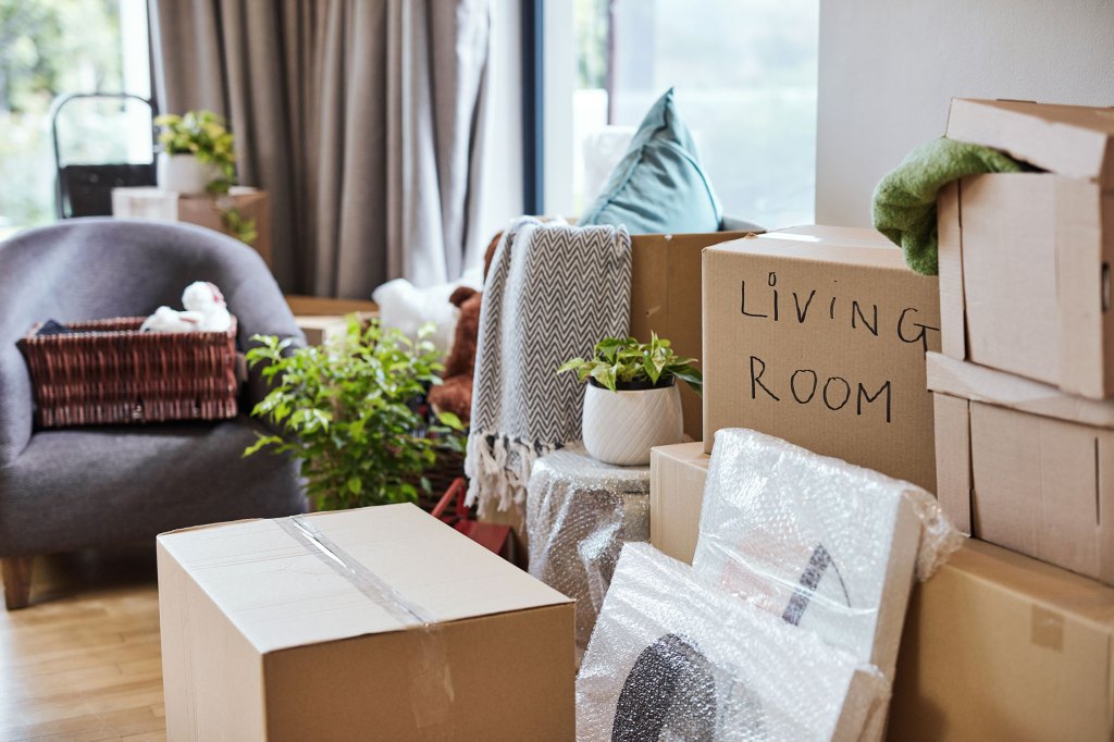 6 Questions to Ask Yourself Before You Downsize, According to a Real Estate Agent