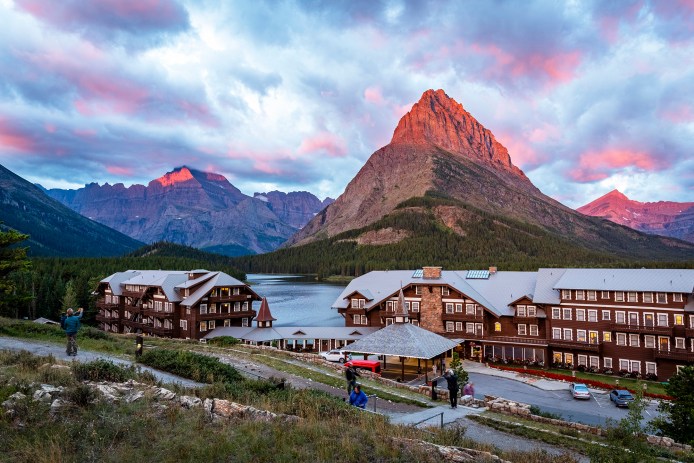 Many Glacier Lodge