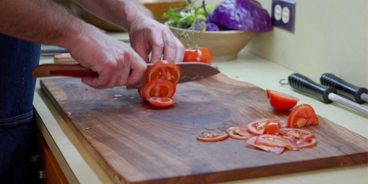 Cutting Tomatoes