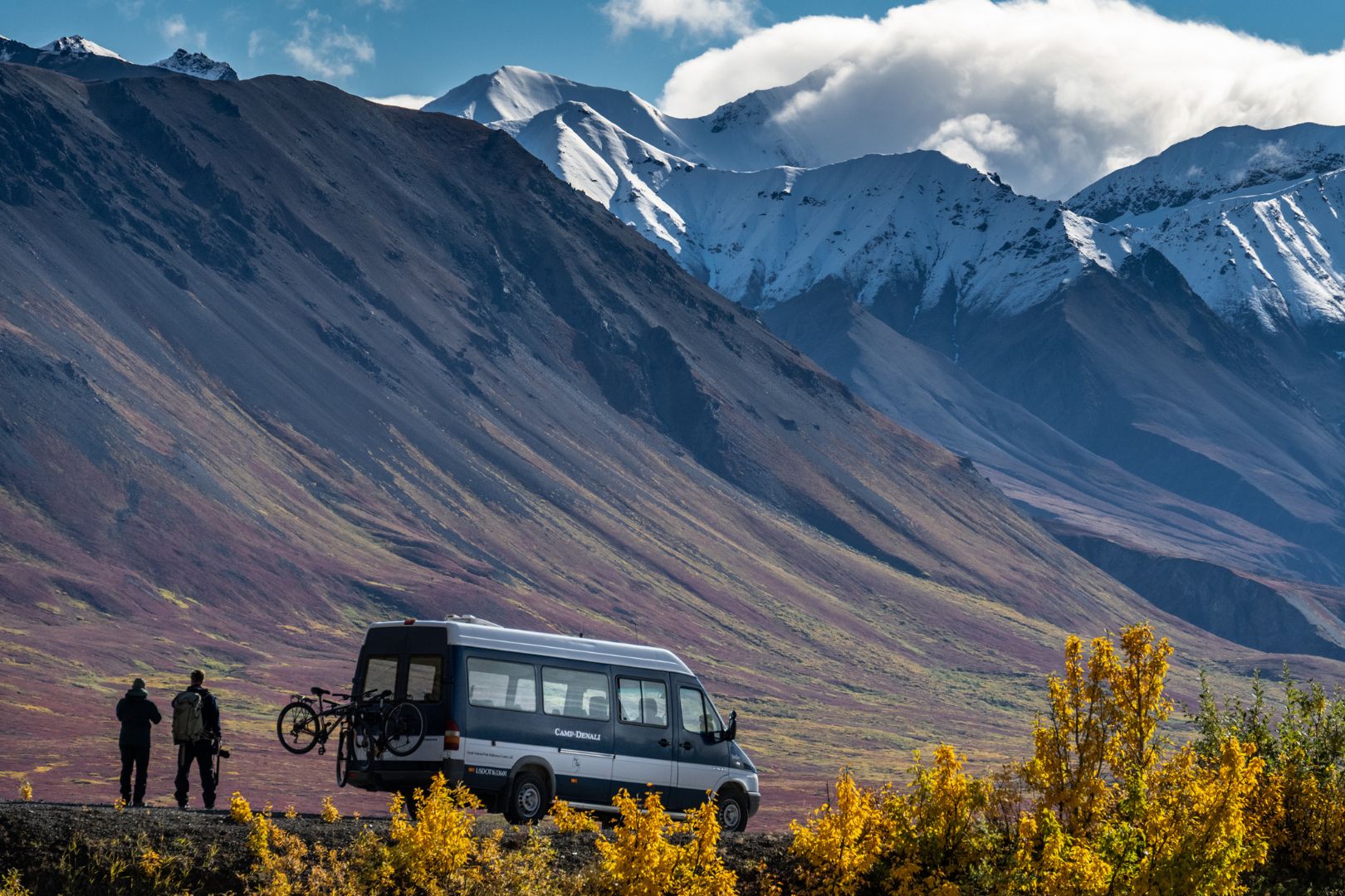 guided-hikes-at-camp-denali
