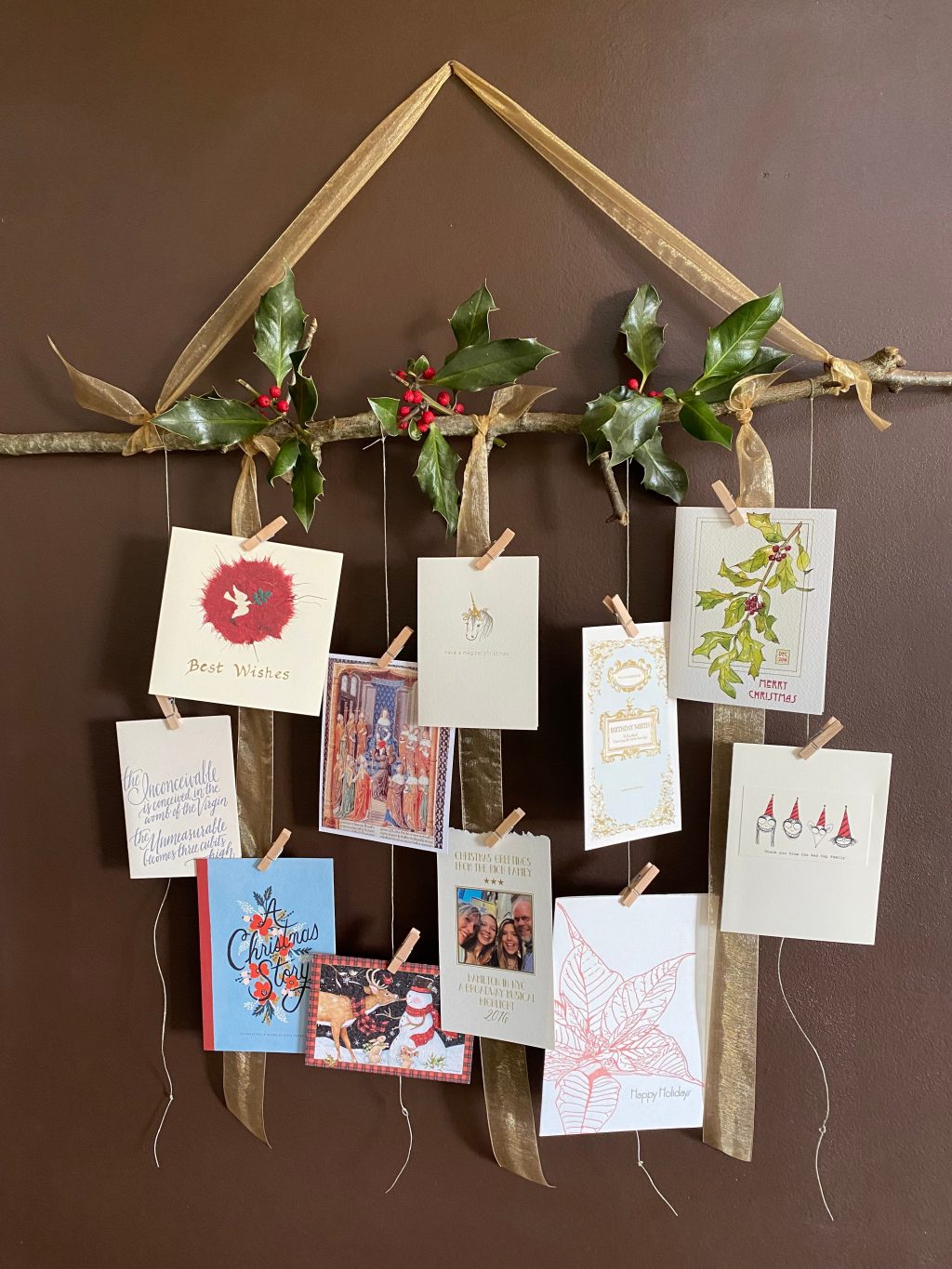 Creative Ways to Hang up Your Holiday Cards This Season