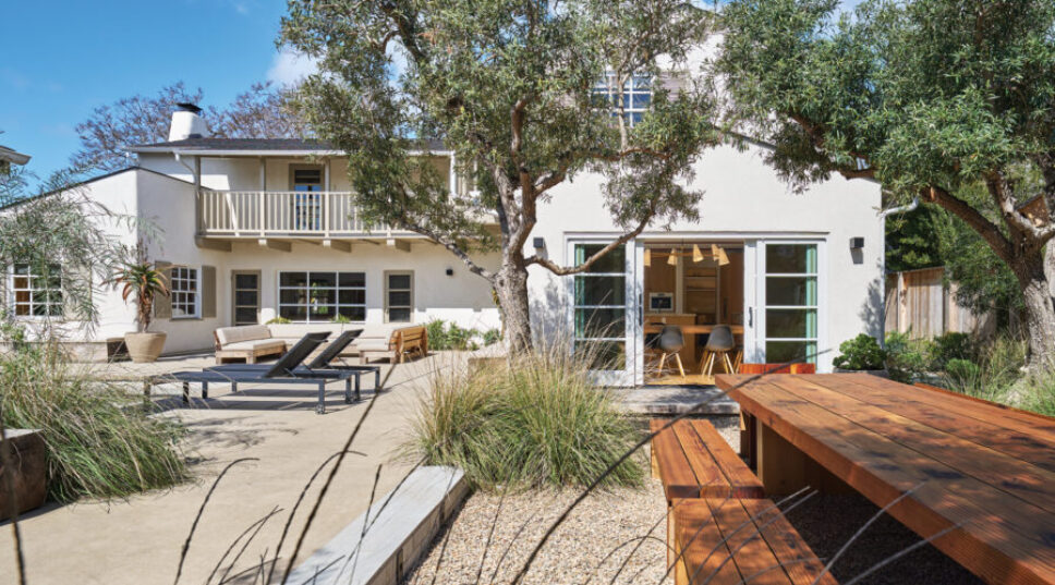 This Reimagined Ranch House by Sunset's Favorite Architect Is Everything We Love About Indoor-Outdoor Living