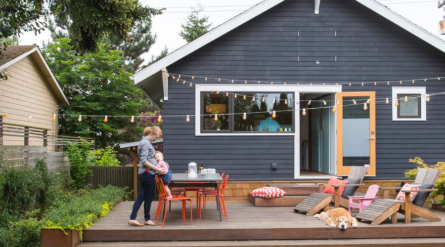dining-room-with-a-lawn