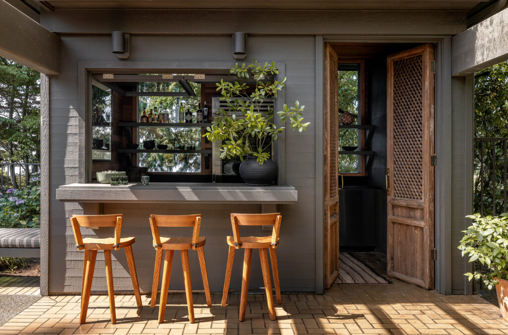 Outdoor Kitchen in Seattle House by Hoedemaker Pfeiffer