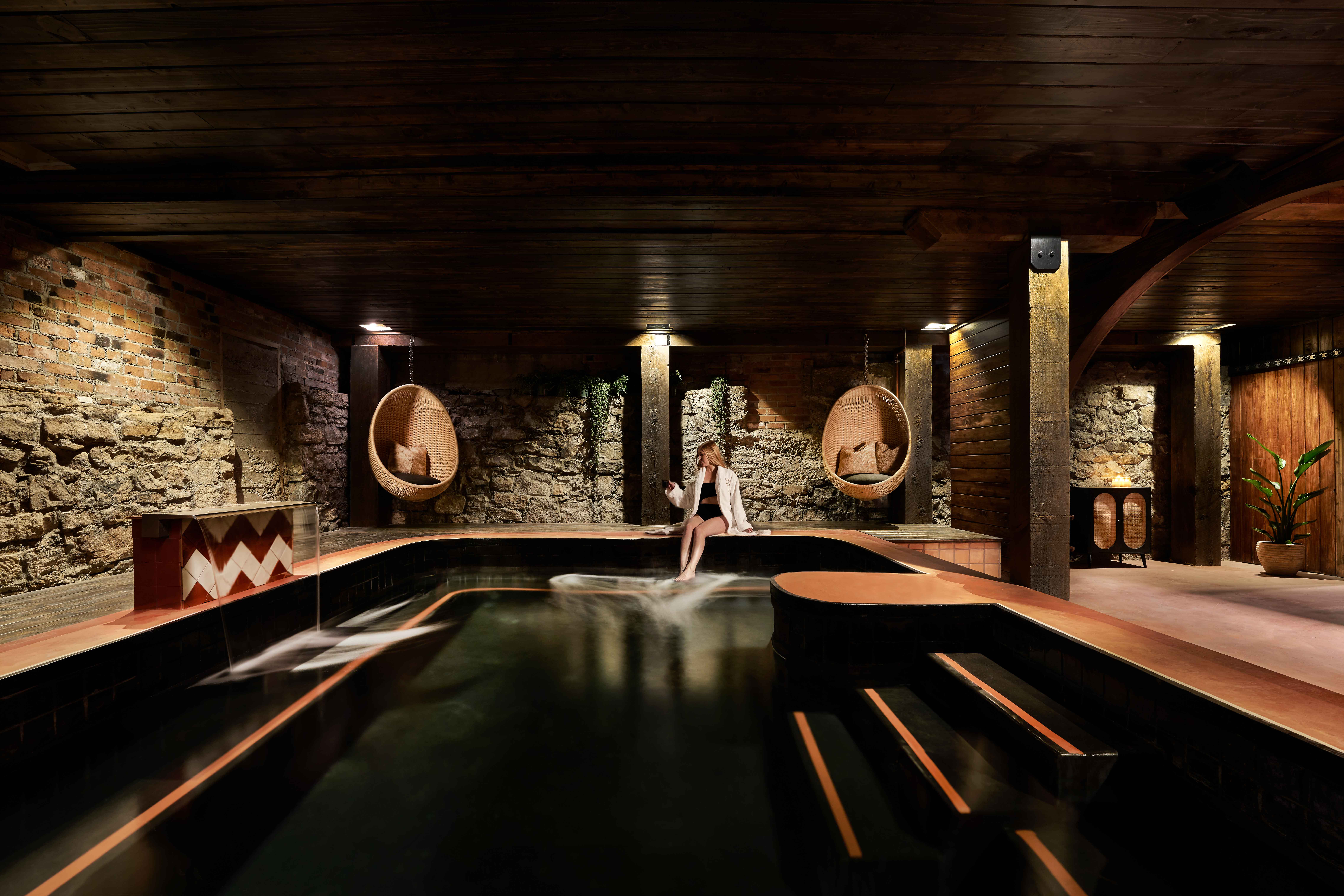 the-grotto-spa-saline-pool
