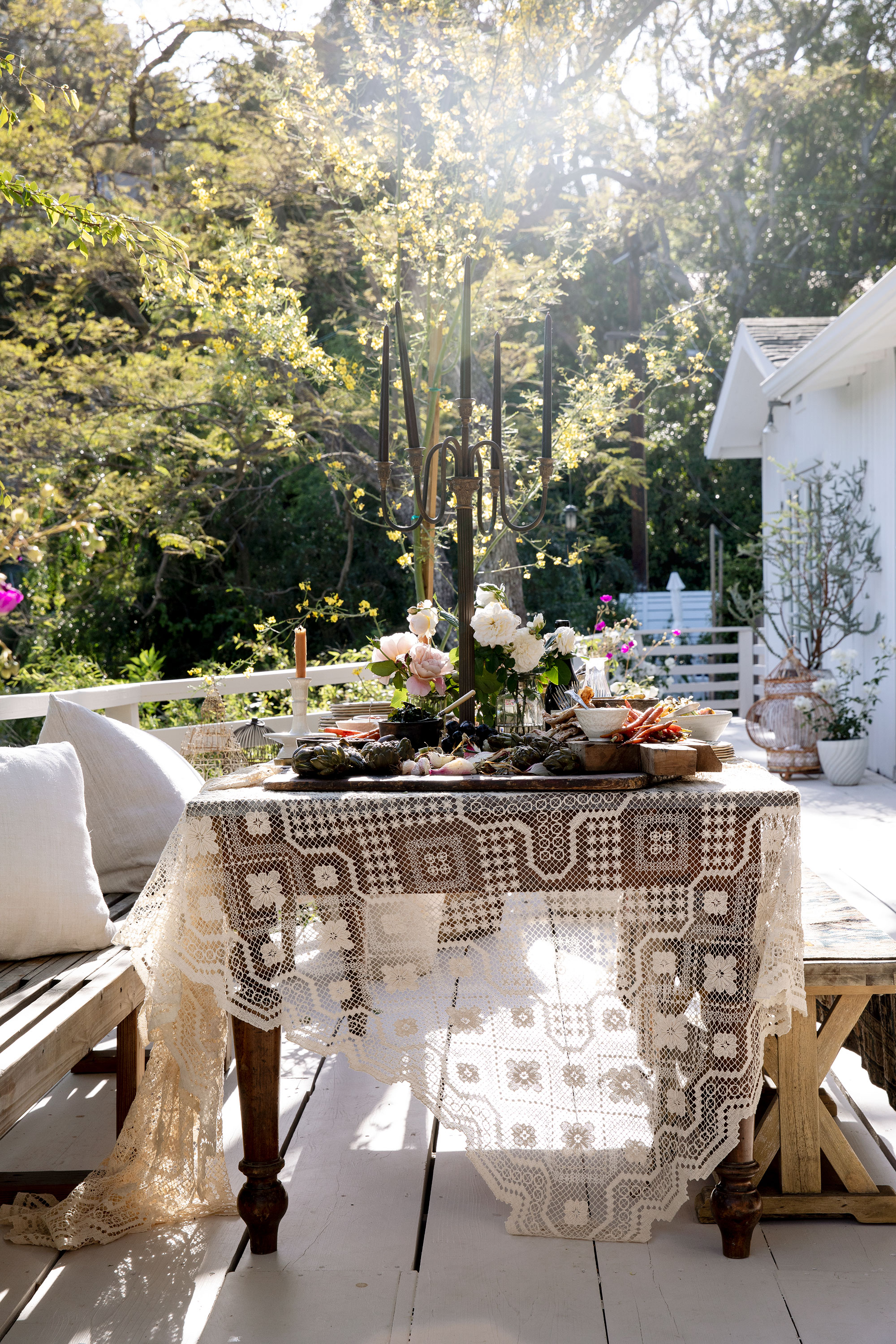 Patio Tablescape by Amy Neunsinger and Kate Martindale