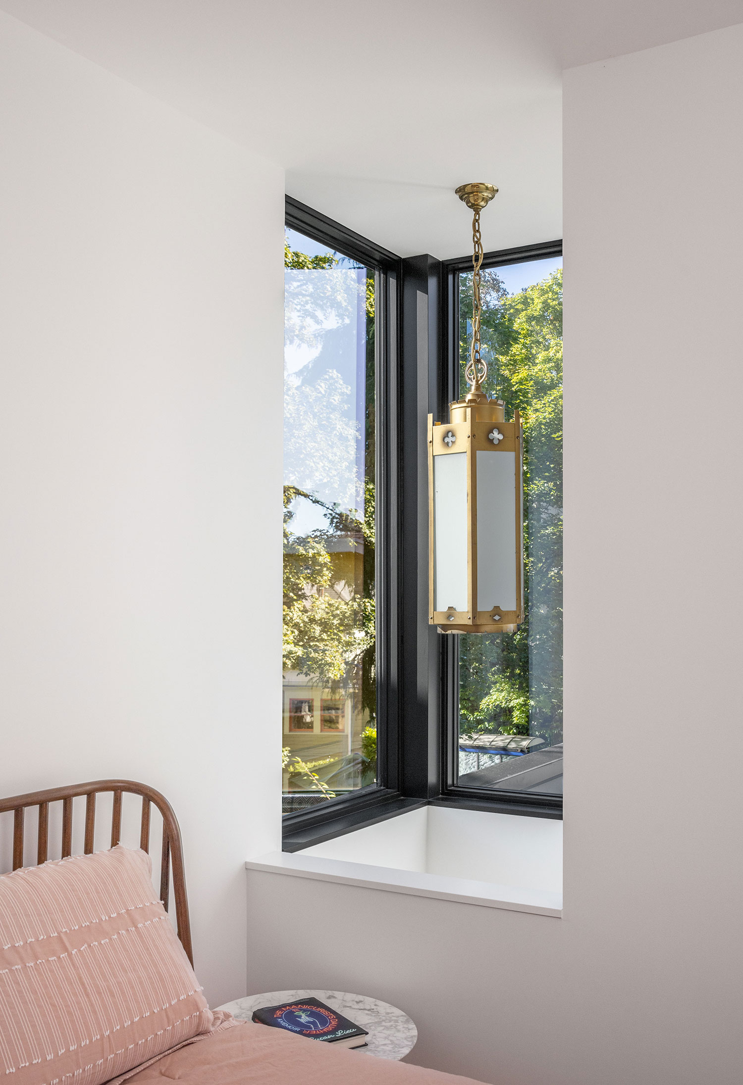 Pendant Seattle Art Studio House by SHED Architecture