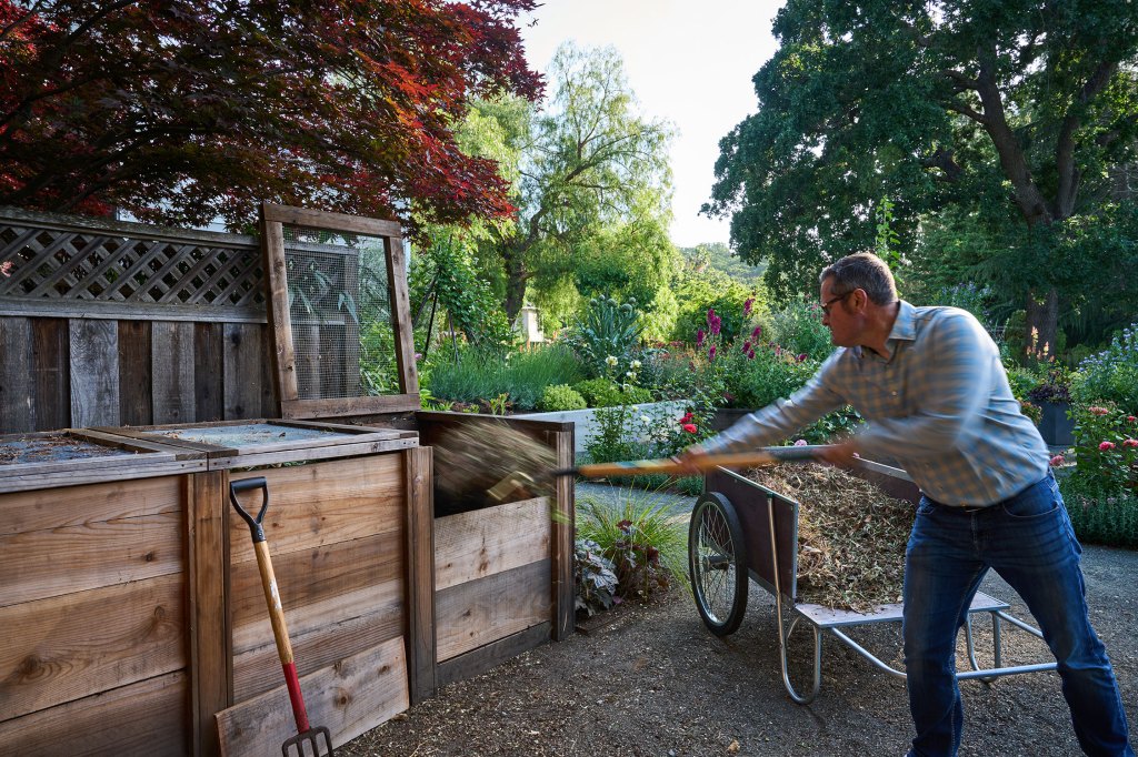 Pine House Edible Gardens Mulch Compost