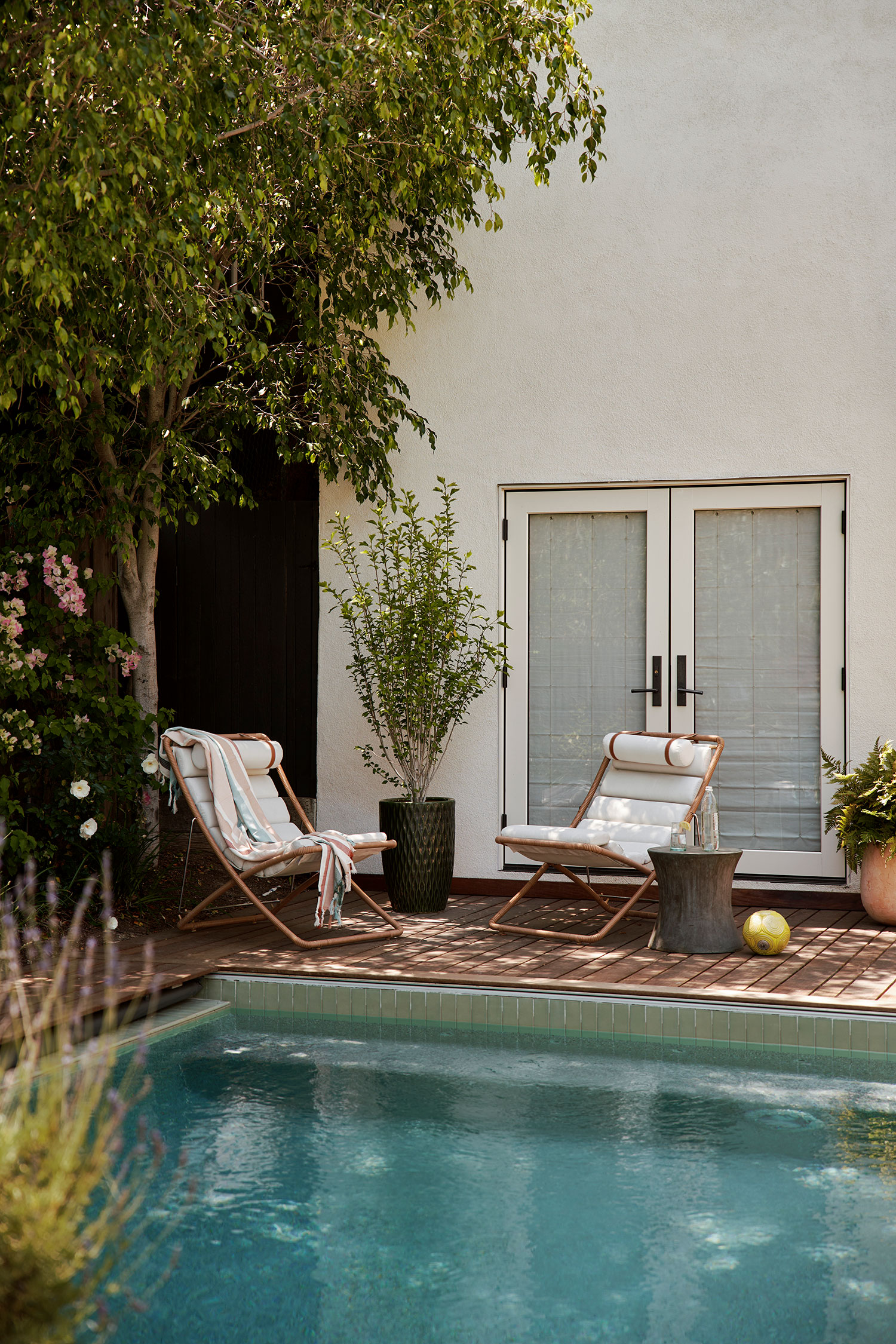 Pool Seating in Emma Flanders LA Garden