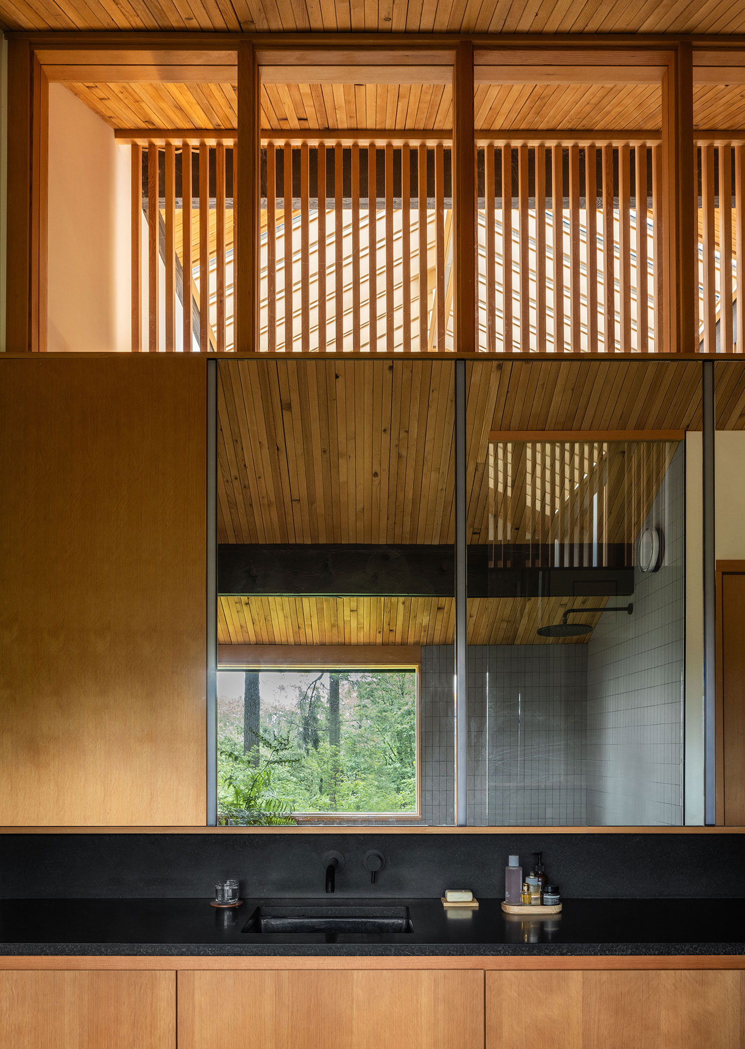 Primary Bathroom Slats in Mori House by SHED Architecture