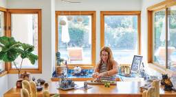 Kitchen/Bar Area with Hand Chairs