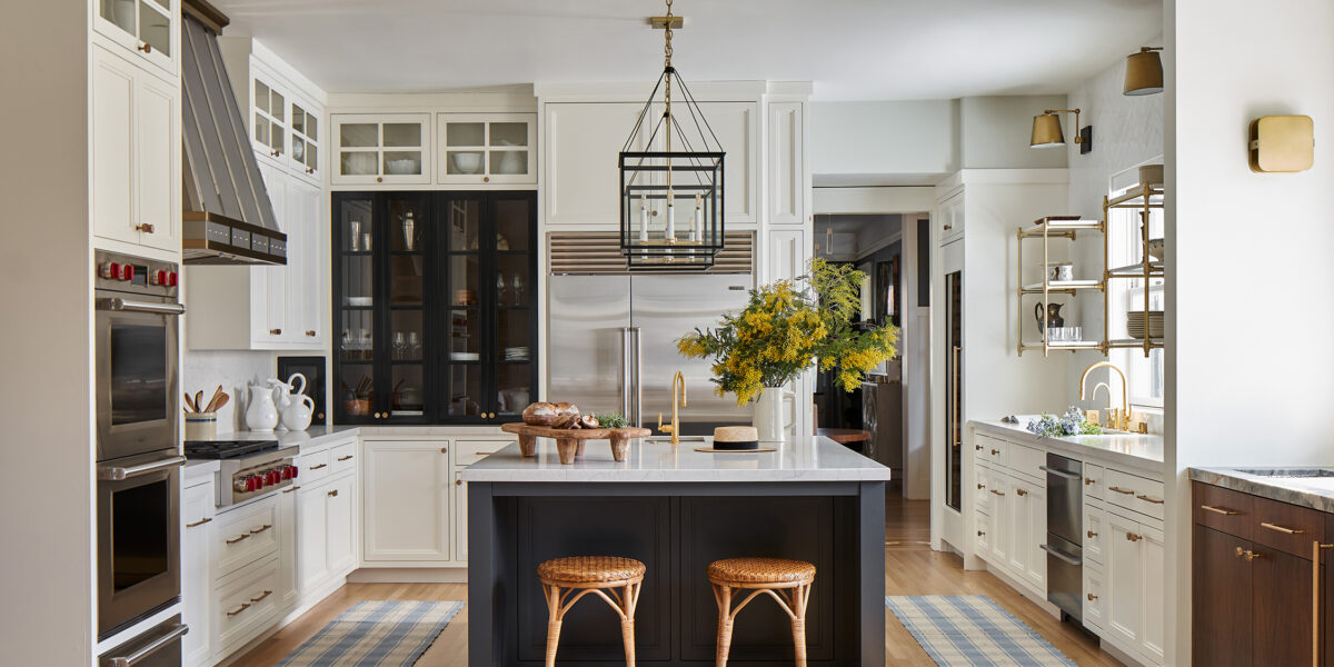 12 Farmhouse Kitchens That Are Seriously Stunning (With Photos!)